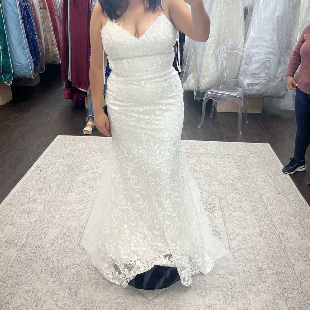 Sexy Wedding dress NWT STELLA Couture